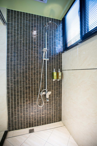 Bathroom 8