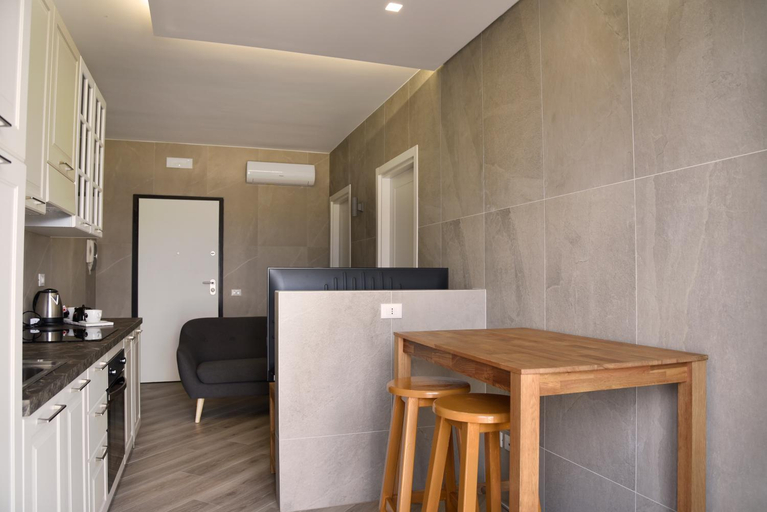 Others 4, La Maison Latina Guest House, Latina
