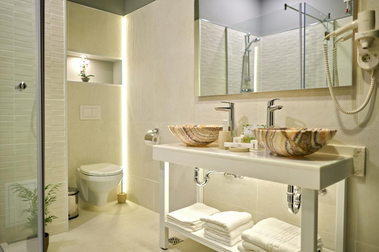 Bathroom 5, Hotel Malibu Mamaia, Constanta