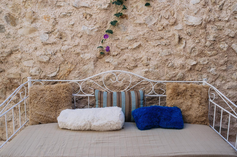 Others 2, Can Solaies, Baleares