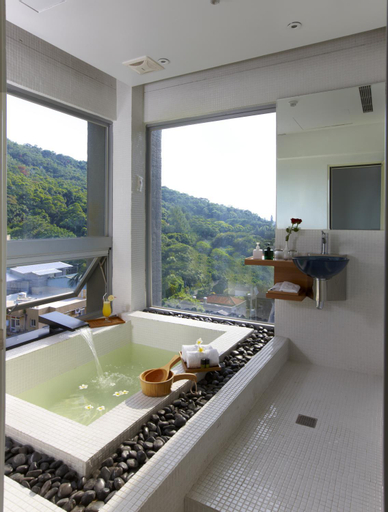 Bathroom 8