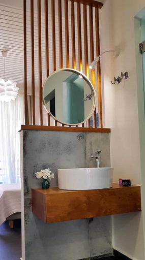 Bathroom, Rotunda Suites, Crete
