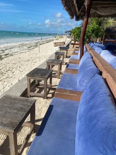 Food & Drinks 4, Summer Beach Paje, Kusini