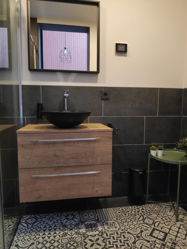 Bathroom, Bij ons 'Niek, Sint-Michielsgestel