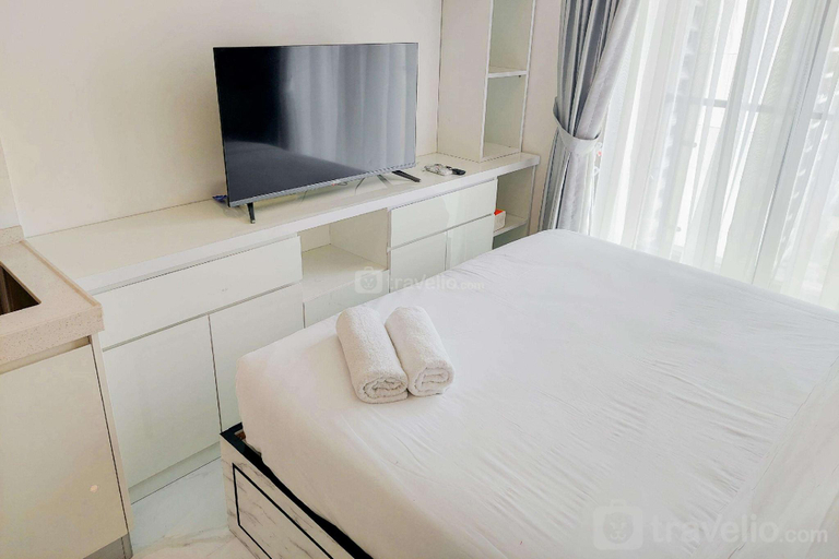 Others 4, Cozy & Comfort Studio at Sky House BSD By Travelio, South Tangerang