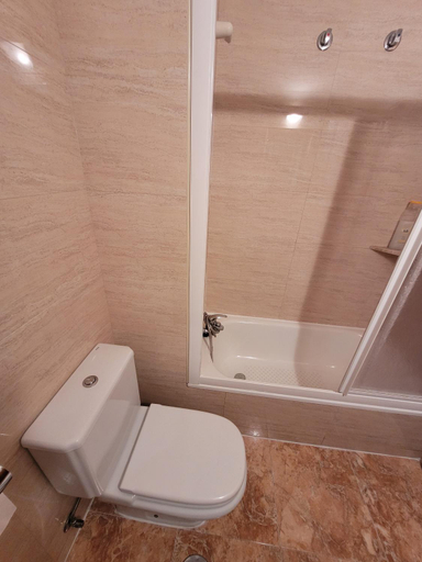 Bathroom 2, Hostal San Felix, Asturias
