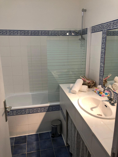 Bathroom 3, Logis Hotel le Mas d'Helene, Vaucluse