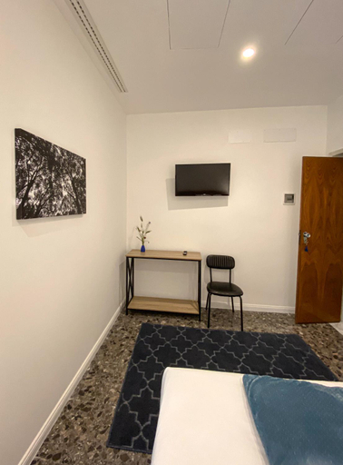 Others 5, Taffeta b&b, Taranto