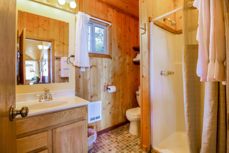 Bathroom 4, West Beach Resort, San Juan