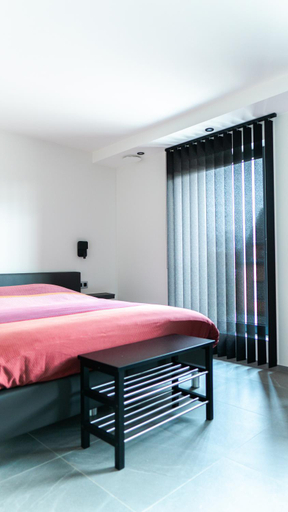 Others 2, B&B Koor91, Limburg