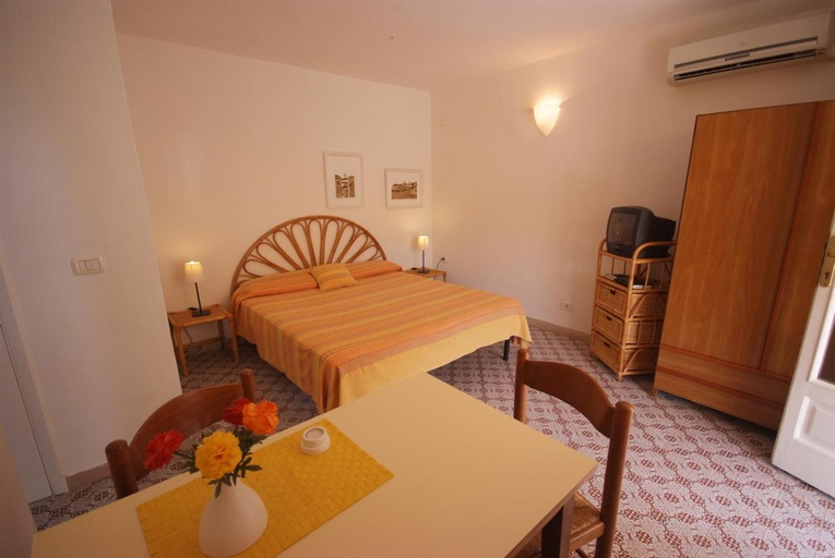 Others 2, Residence Villa Morcone, Livorno