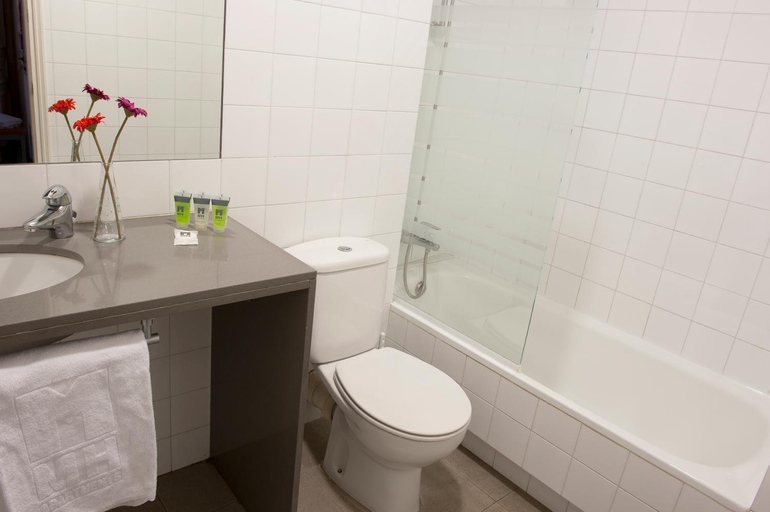 Bathroom 4, MH Apartments Tetuan, Barcelona