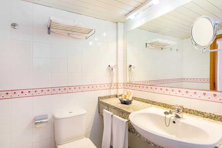 Bathroom 4, Aparthotel Duquesa Playa, Baleares