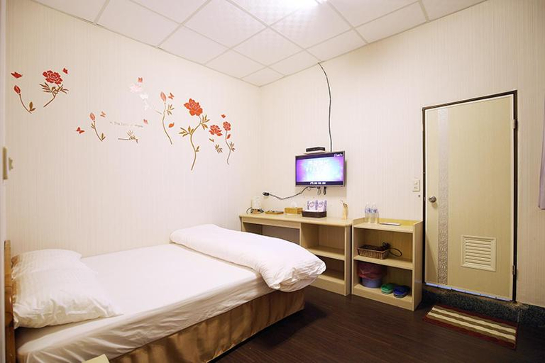 Bedroom 2, Zhongshan Hostel, Chiayi County