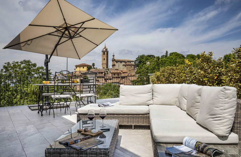 Others 4, Villa Gremi - Monforte d'Alba, Cuneo