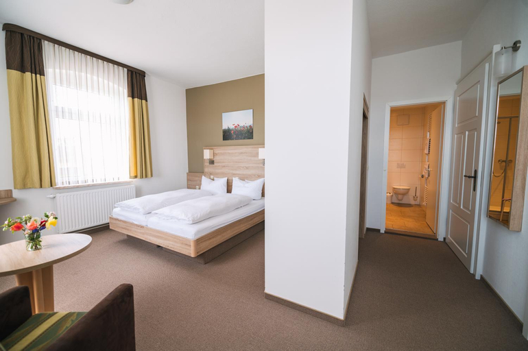 Bedroom, Gasthof Drei Schwanen, Greiz