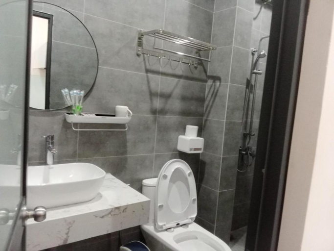 Bathroom 3, Mini hotel Lac Hong, Huế
