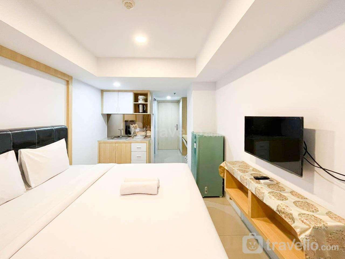 Bedroom 1, Modern Look Studio at De Prima Apt By Travelio, Medan