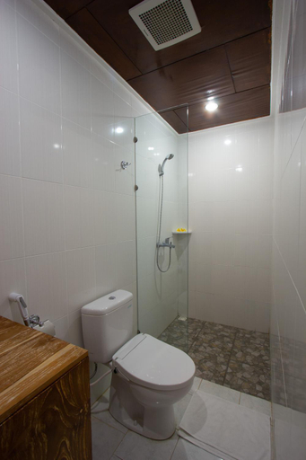 Bathroom 5, Bali Komang Guest House Sanur, Denpasar