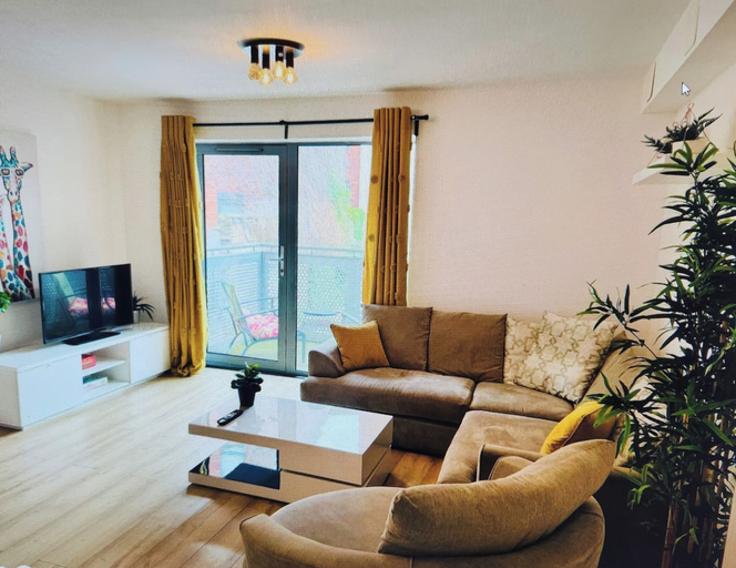 Others 5, Flat 4 Pembroke Court, Bristol