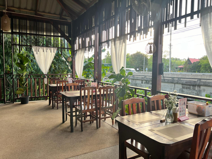Food & Drinks 5, Garden Villa Khaolak, Takua Pa