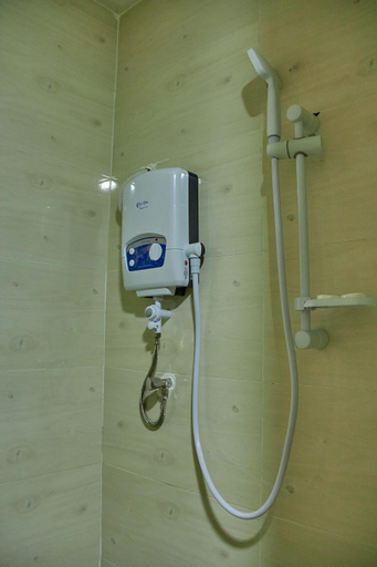 Bathroom 2, Golden Castle Hotel Hoima, Bugahya