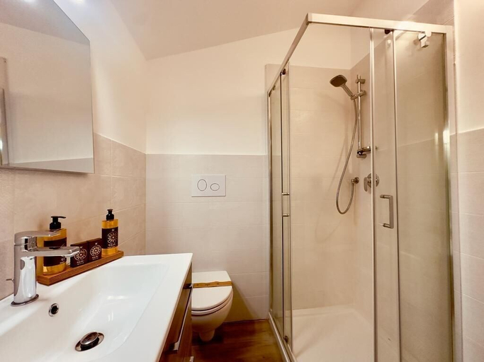 Bathroom 5, B&B THE SUN - Family Rooms, Vibo Valentia