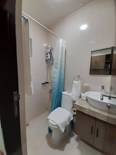 Bathroom 3, Manzil Anilao B&B, Mabini