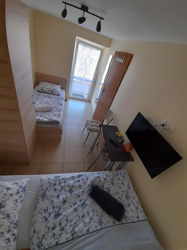 Others 3, Pokoje FreeDoor, Opole