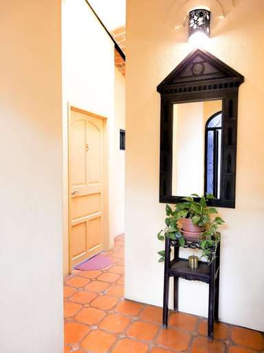Others 3, Estrellita's Bed & Breakfast, Chapala