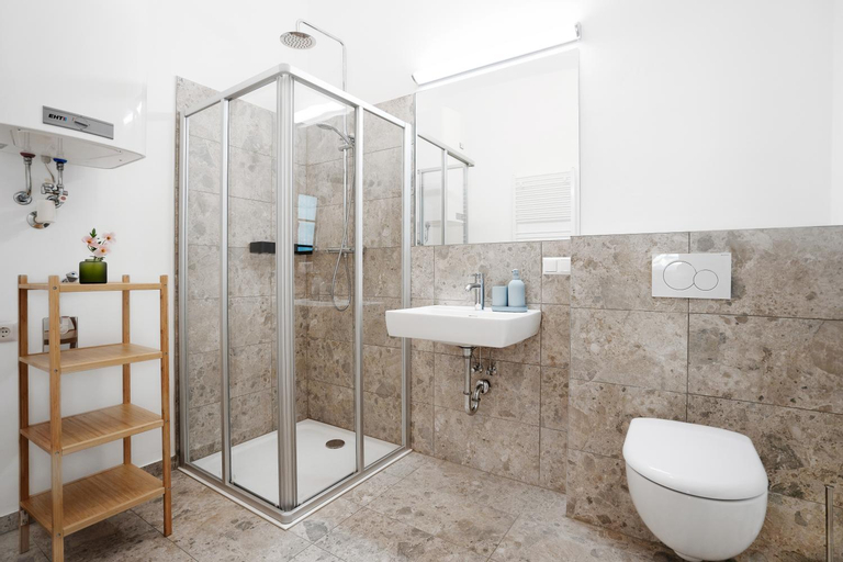 Bathroom 13