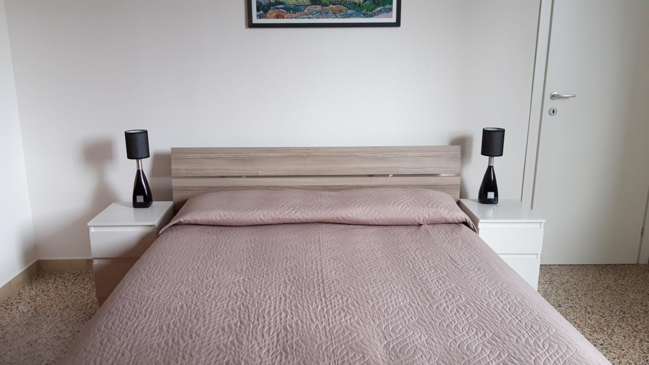 Others 2, B&B Le Palme, Macerata