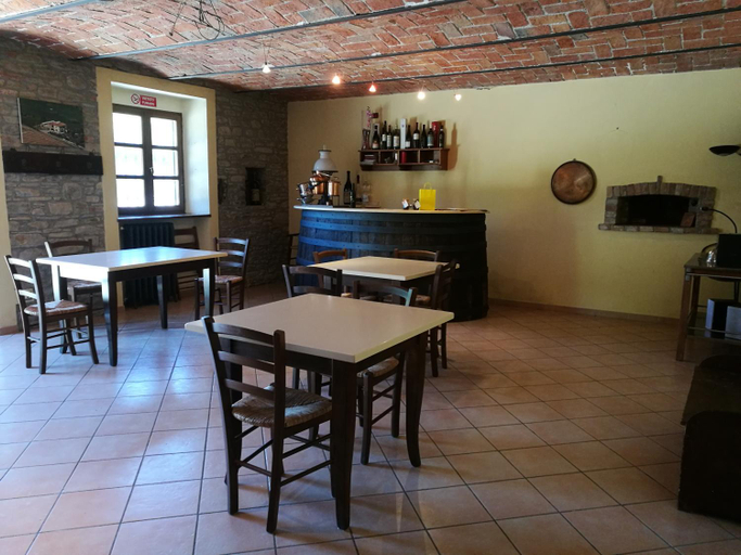 Others 5, Agriturismo Mondo, Asti