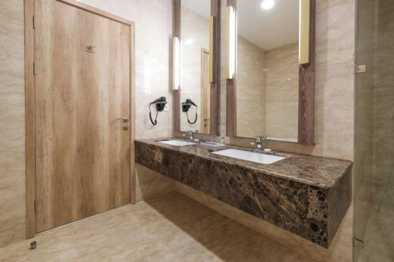 Bathroom 19