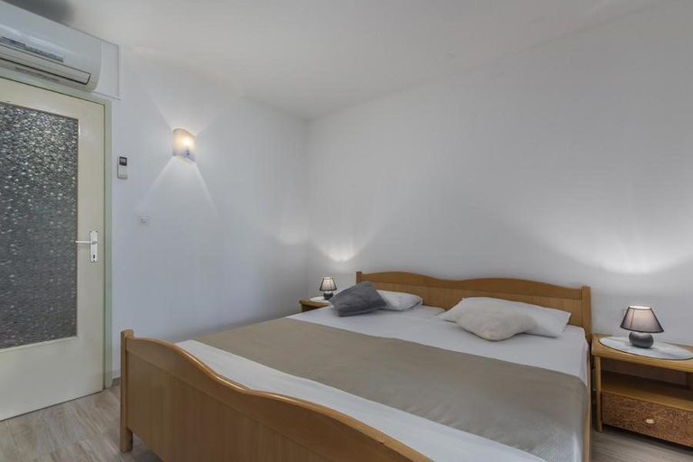 Others 3, Apartment Lana, Novigrad