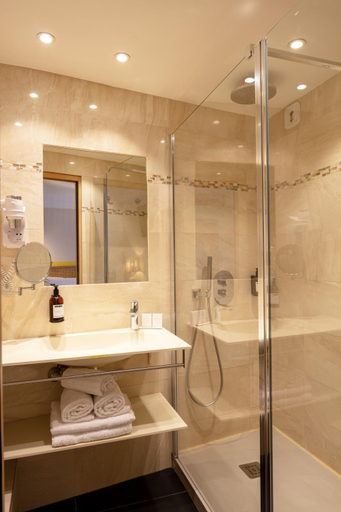 Bathroom 3, Hotel Escaletto, Bouches-du-Rhône