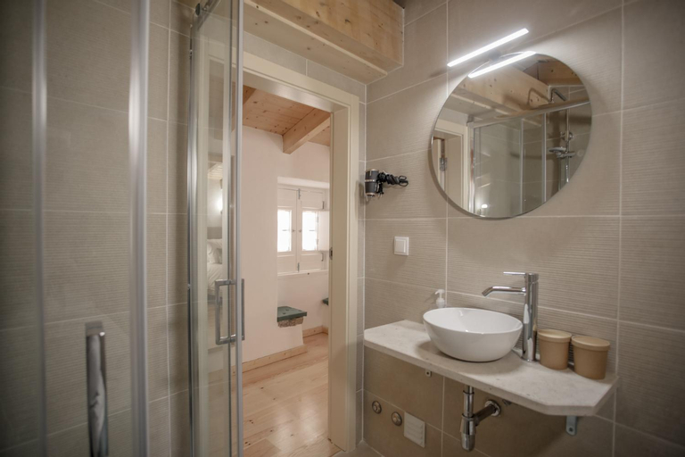 Bathroom 4