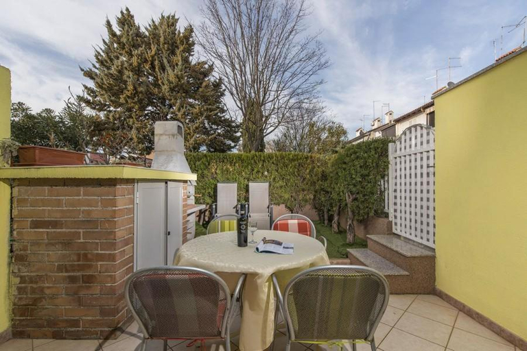 Others 4, Apartment Lana, Novigrad