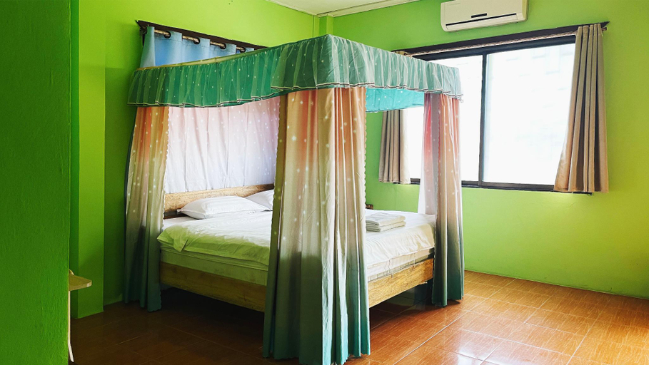 Bedroom, sokxay guerthouse, Vangvieng