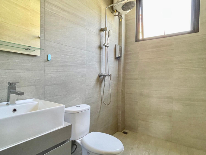 Bathroom 22