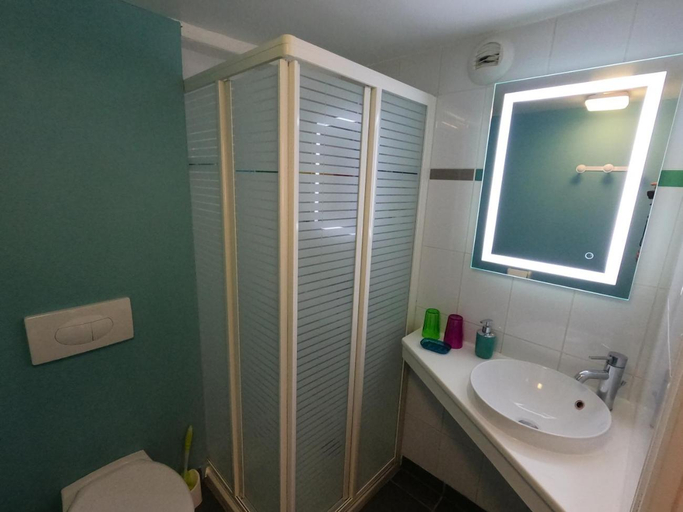 Bathroom 4, La Maison - Hotel & Gite, Aveyron