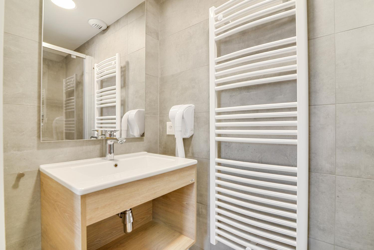 Bathroom 5, Excellent apartment on the Cote dAzur, Alpes-Maritimes