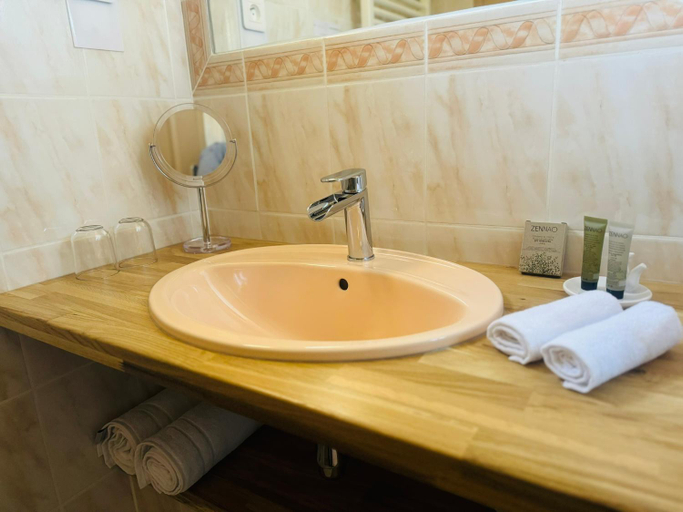 Bathroom 3, Melisande au pays des orjouliers, Hérault