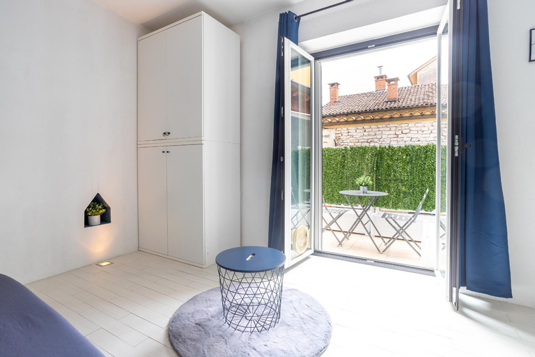 Others 4, CENTRO STORICO • Wi-Fi, Netflix e Terrazzo, Pavia