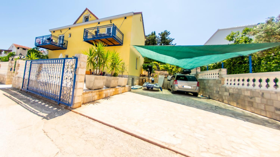 Others 5, Planikovica Apartments, Okrug