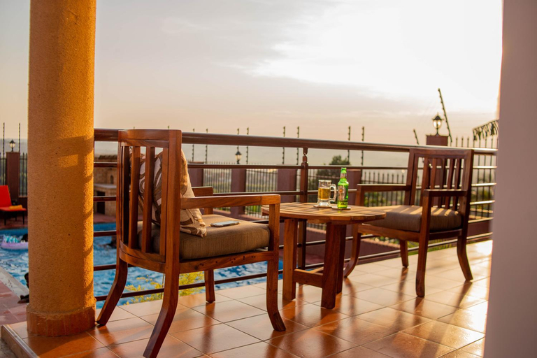 Food & Drinks 3, Savannah Suites, Jinja