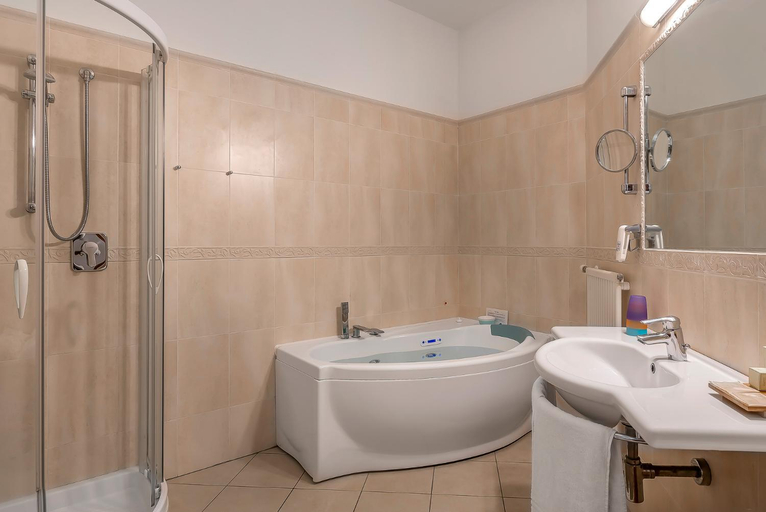 Bathroom 5, Sovrana Hotel & Spa Rimini, Rimini