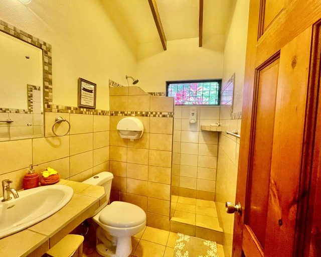 Bathroom 3, The Inner Light Yoga Lodge, Nicoya