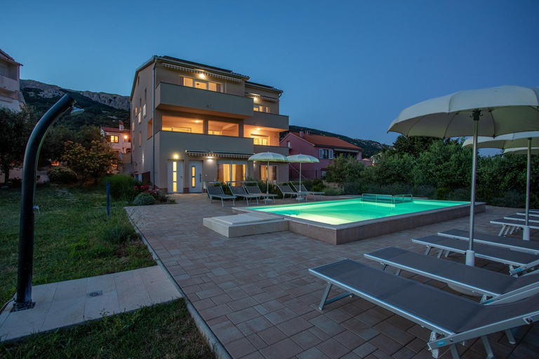 Swimming pool 2, Apartments Viktorija 2, Baška