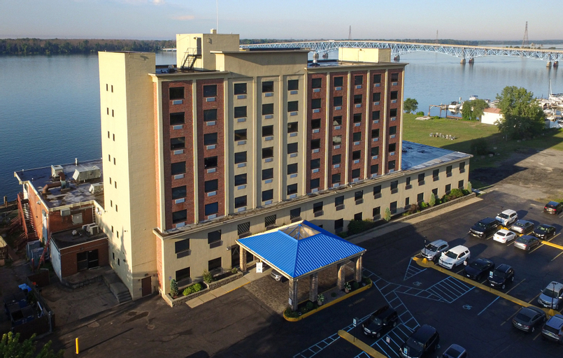 Crowne Plaza Niagara Falls NY - Riverside, Lake Ontario